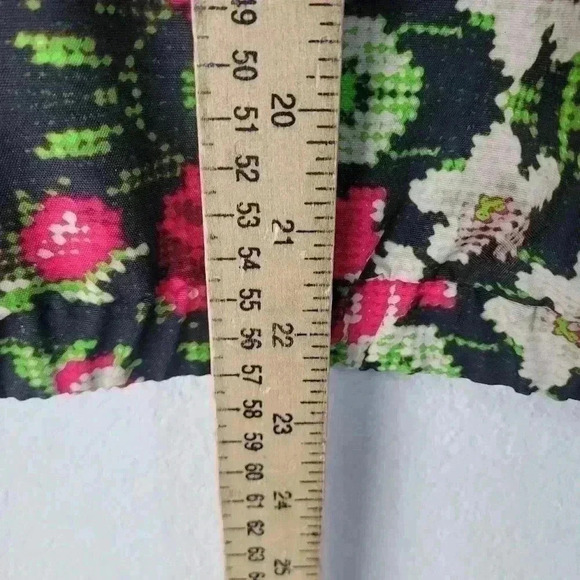 VOLCOM Girls Size Med/12 Mesh Lined Hooded Windbreaker Jacket Black Floral - Picture 7 of 8